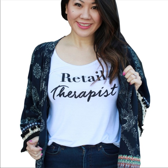 ⭐️⭐️Retail Therapist Tee⭐️⭐️ - Picture 2 of 5